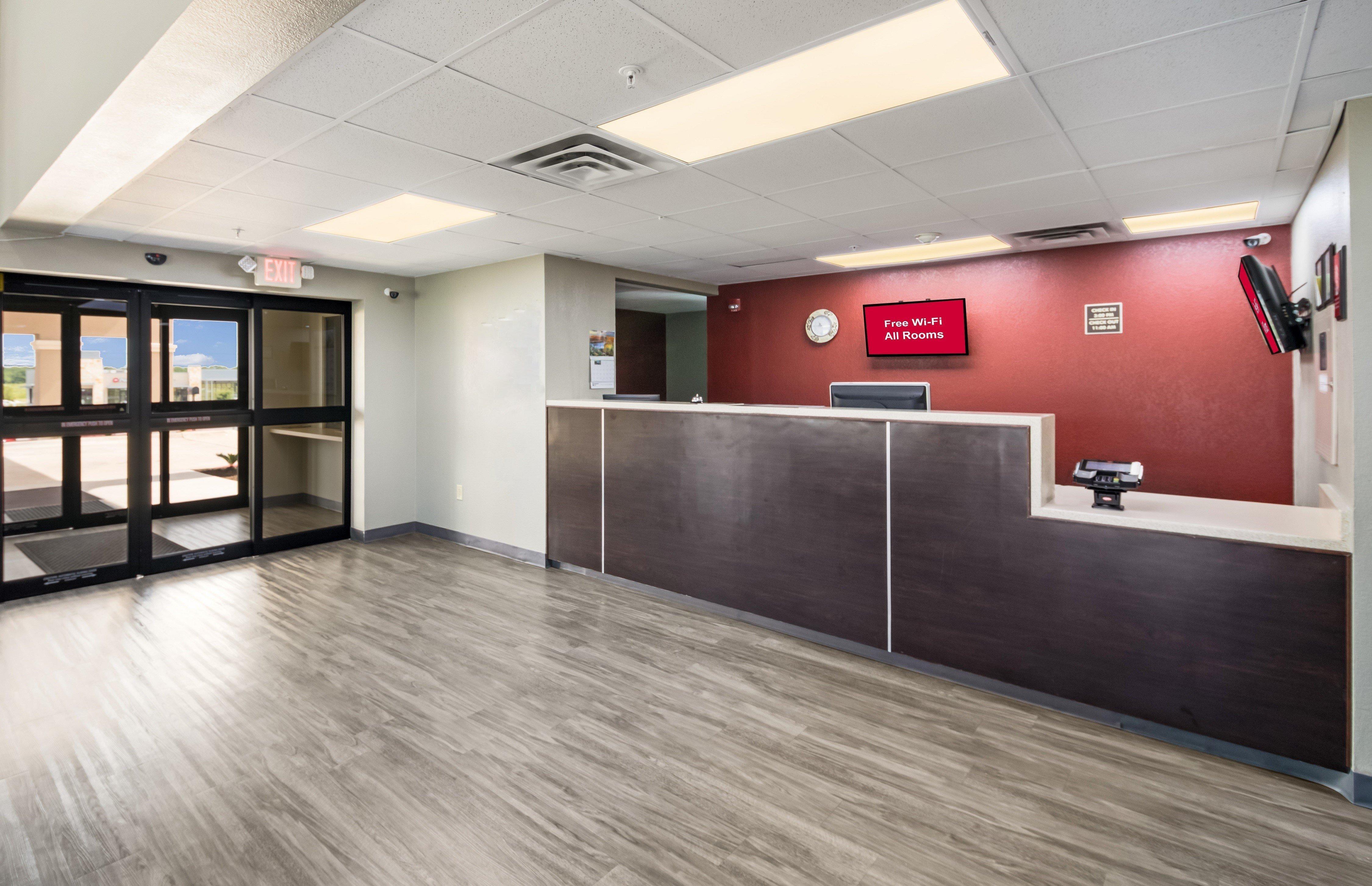 Red Roof Inn & Suites Austin East - Manor Buitenkant foto