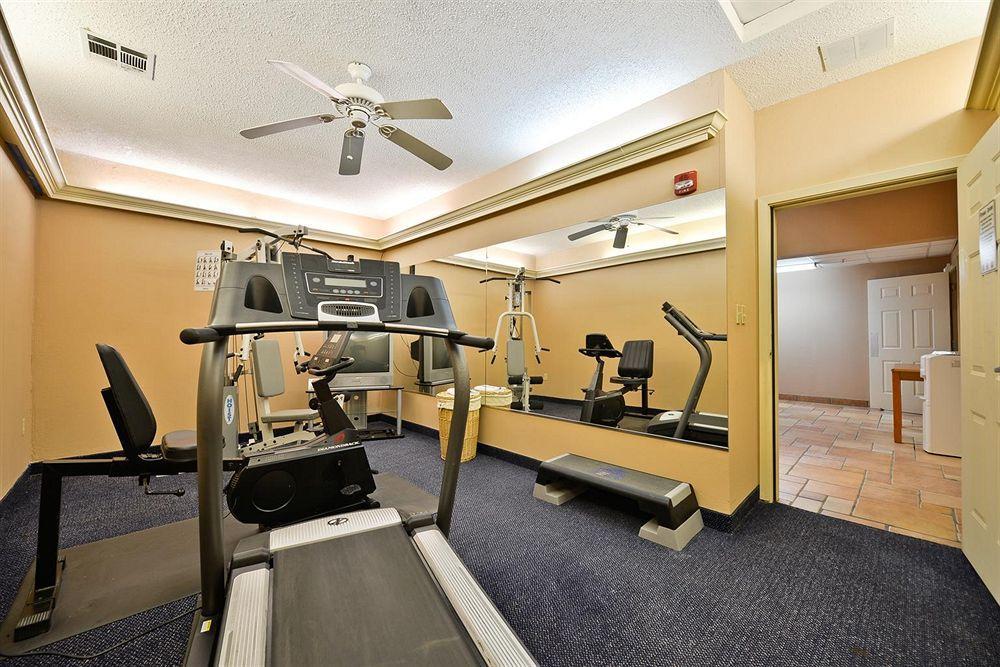 Red Roof Inn & Suites Austin East - Manor Faciliteiten foto