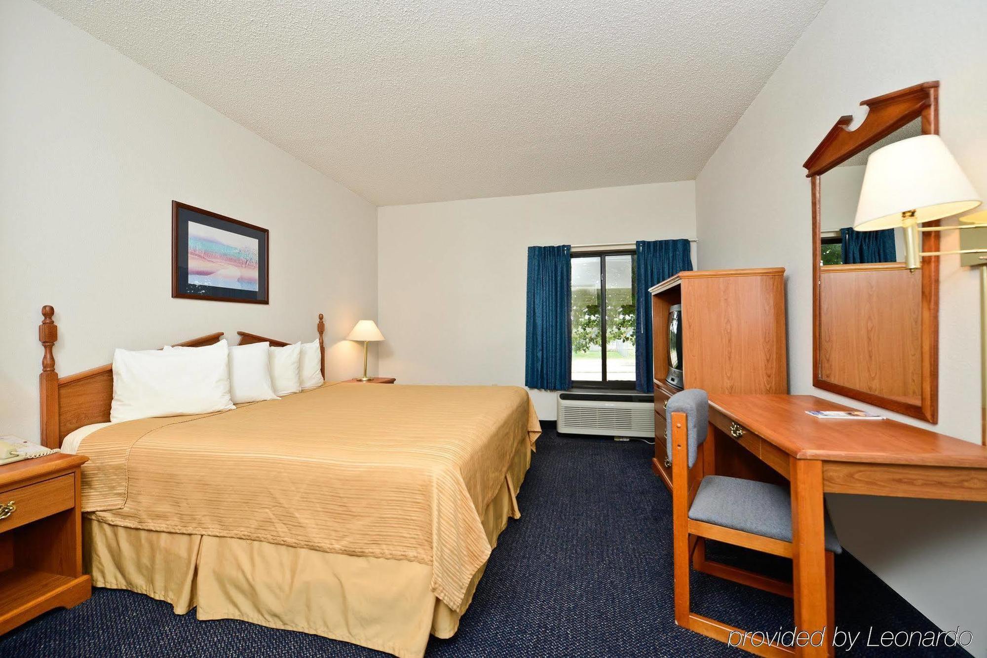 Red Roof Inn & Suites Austin East - Manor Buitenkant foto